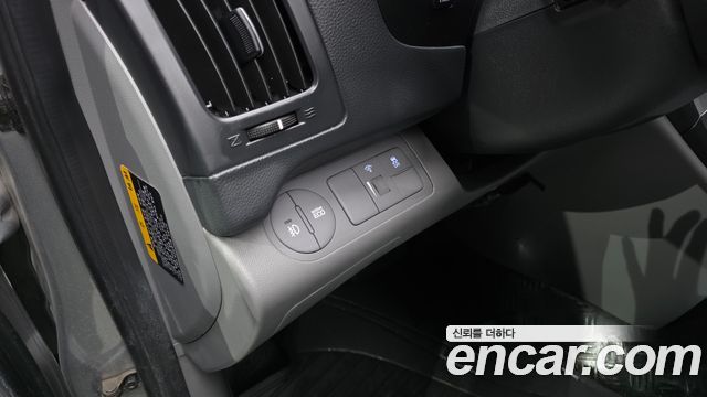 Hyundai Grand Starex Van 3-Seater Smart 2021 — фото 18