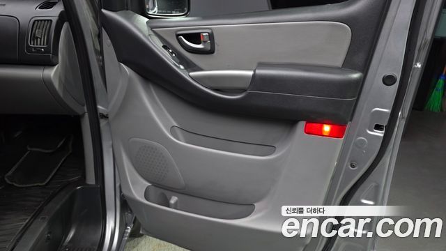 Hyundai Grand Starex Van 3-Seater Smart 2021 — фото 24