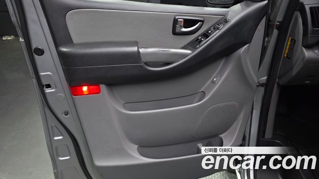 Hyundai Grand Starex Van 3-Seater Smart 2021 — фото 25