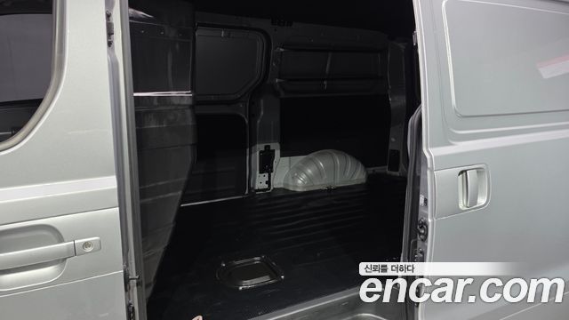 Hyundai Grand Starex Van 3-Seater Smart 2021 — фото 26