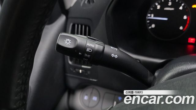 Hyundai Grand Starex Van 3-Seater Smart 2021 — фото 27