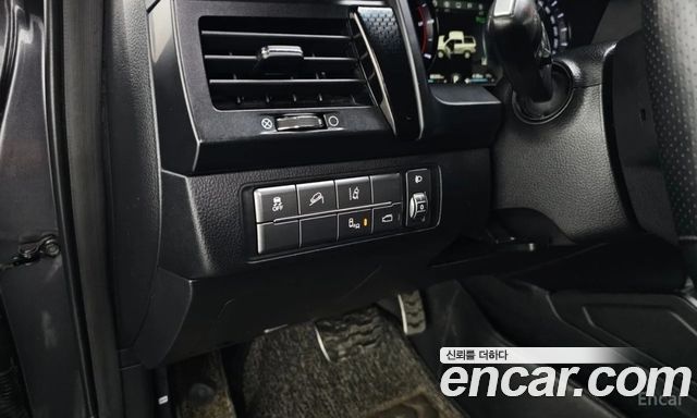 KG Mobility (SsangYong) Rexton Sports Khan Diesel 2.2 4WD Dynamic Edition (5-Link) 2021 — фото 17