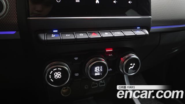Renault Korea Arkana 1.6 E-TECH Iconic 2025 — фото 21
