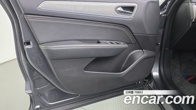 Renault Korea Arkana 1.6 E-TECH Iconic 2025 — фото 30