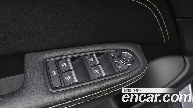 Renault Korea Arkana 1.6 E-TECH Iconic 2025 — фото 33