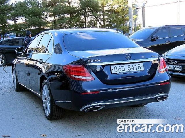 Mercedes-Benz E-Class (W213) E220d 4MATIC Exclusive 2018 — фото 3