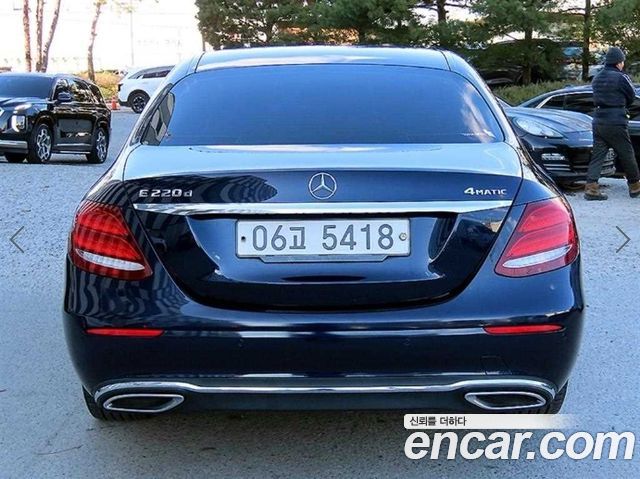 Mercedes-Benz E-Class (W213) E220d 4MATIC Exclusive 2018 — фото 4