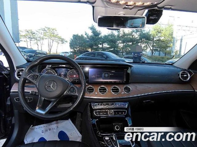 Mercedes-Benz E-Class (W213) E220d 4MATIC Exclusive 2018 — фото 7