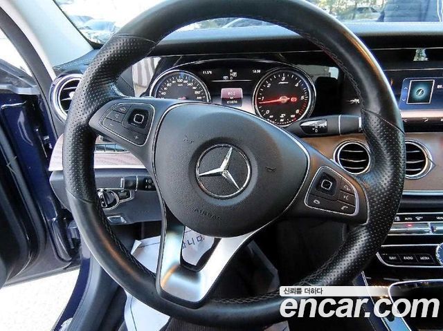 Mercedes-Benz E-Class (W213) E220d 4MATIC Exclusive 2018 — фото 8