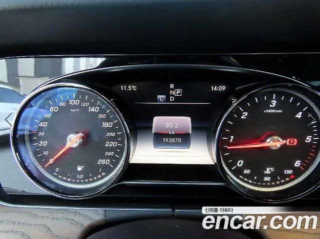 Mercedes-Benz E-Class (W213) E220d 4MATIC Exclusive 2018 — фото 9