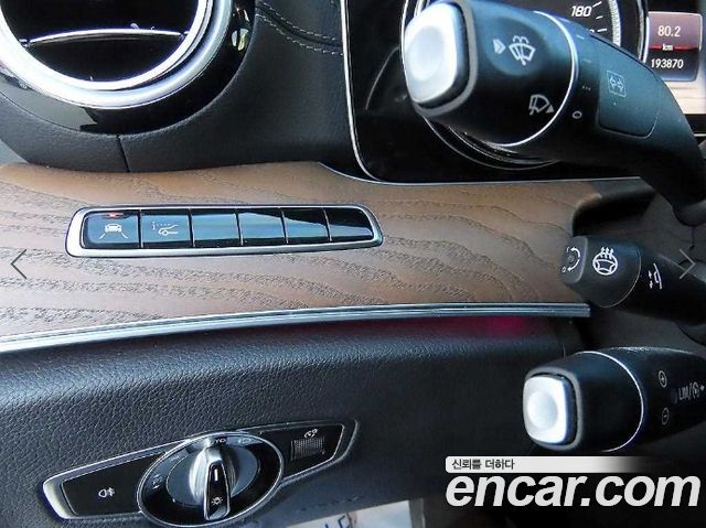 Mercedes-Benz E-Class (W213) E220d 4MATIC Exclusive 2018 — фото 17