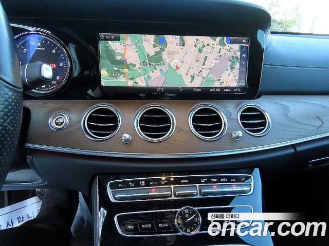 Mercedes-Benz E-Class (W213) E220d 4MATIC Exclusive 2018 — фото 19