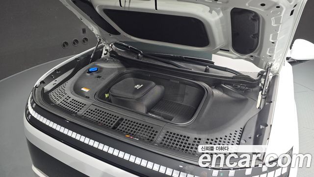 Hyundai Ioniq 9 Performance Type AWD 6-Seater Calligraphy 2025 — фото 6