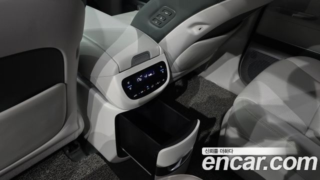 Hyundai Ioniq 9 Performance Type AWD 6-Seater Calligraphy 2025 — фото 37