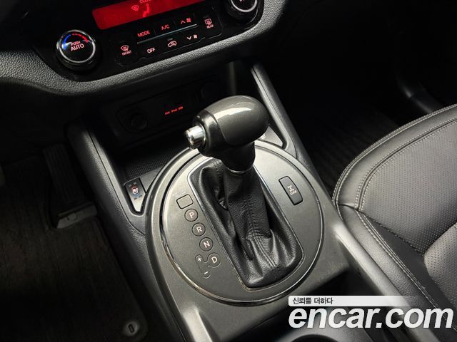 Kia Sportage R Diesel 4WD TLX High-Deluxe 2013 — фото 16