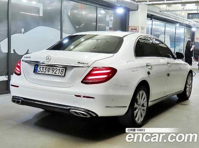 Mercedes-Benz E-Class (W213) E220d 4MATIC Exclusive 2017 — фото 4