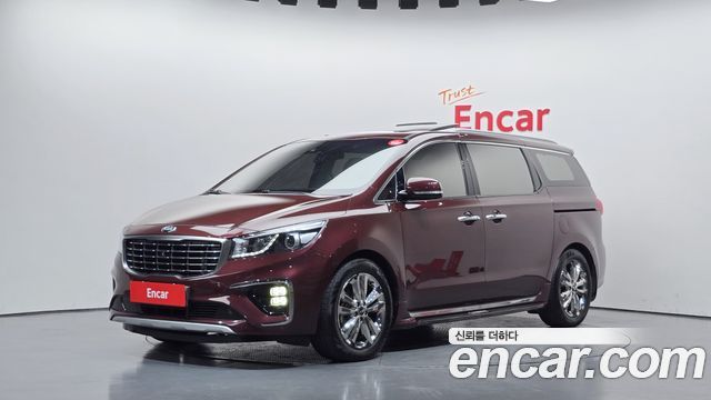 Kia Carnival 9-seater Noblesse