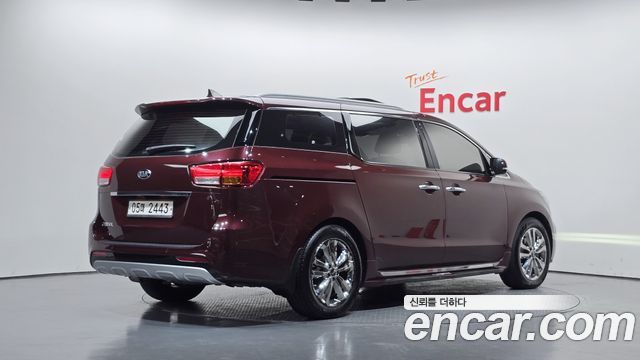 Kia Carnival 9-seater Noblesse 2015 — фото 2