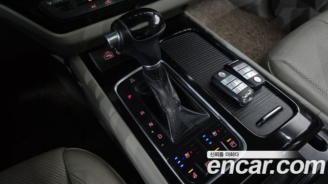 Kia Carnival 9-seater Noblesse 2015 — фото 9