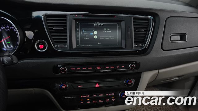 Kia Carnival 9-seater Noblesse 2015 — фото 15