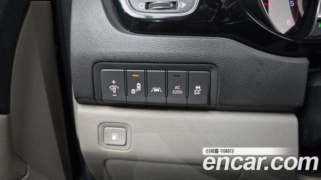 Kia Carnival 9-seater Noblesse 2015 — фото 16