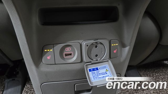 Kia Carnival 9-seater Noblesse 2015 — фото 17