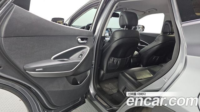 Hyundai Santa Fe (DM) Diesel(e-VGT) 2.0 2WD Premium 2013 — фото 26