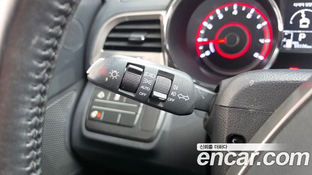 KG Mobility (SsangYong) Tivoli LX 2WD DLX 2015 — фото 18