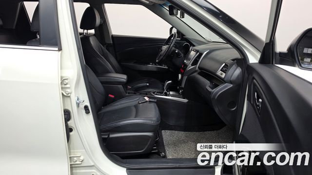 KG Mobility (SsangYong) Tivoli LX 2WD DLX 2015 — фото 26