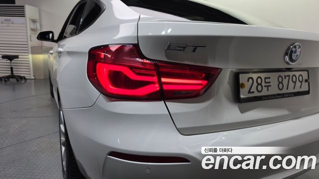 BMW 3 Series GT (F34) GT 320d 2018 — фото 23