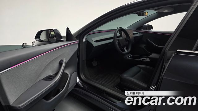 Tesla Model 3 RWD 2025 — фото 10