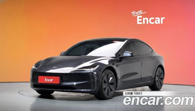 Tesla Model 3 RWD
