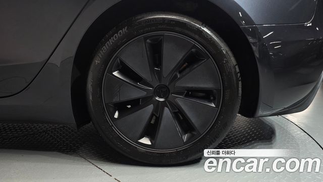 Tesla Model 3 RWD 2025 — фото 21