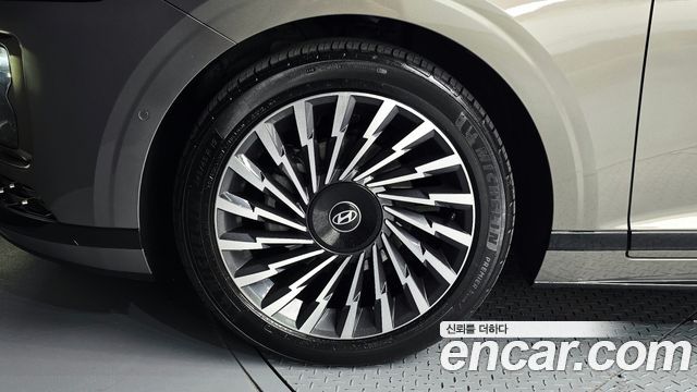 Hyundai Grandeur Hybrid (GN7) Calligraphy 2023 — фото 5