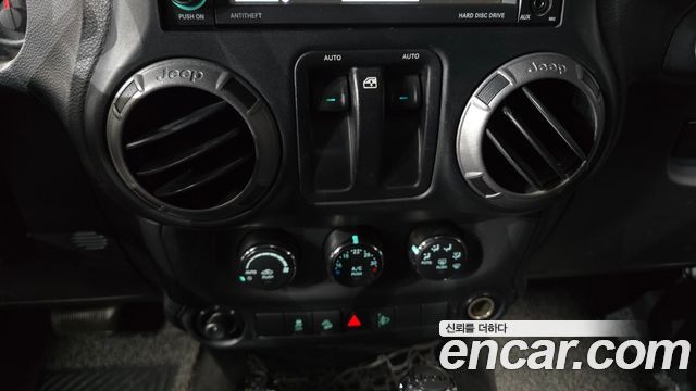 Jeep Wrangler (JK) 3.6 Sport 2Door 2014 — фото 19