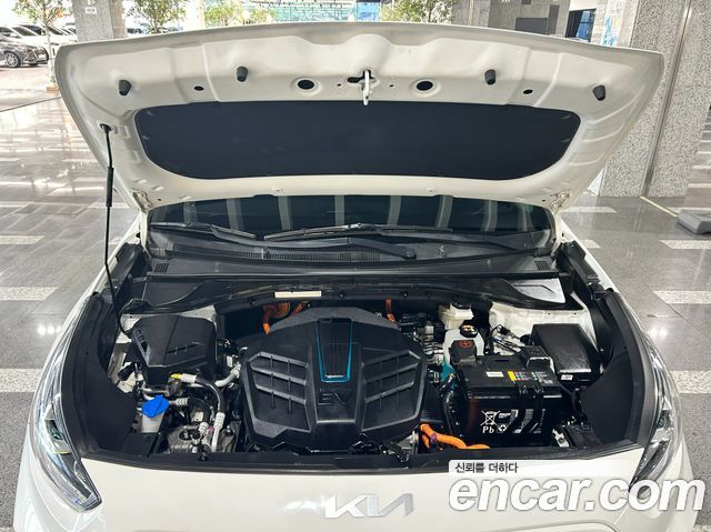 Kia Niro Plus Air 2023 — фото 7
