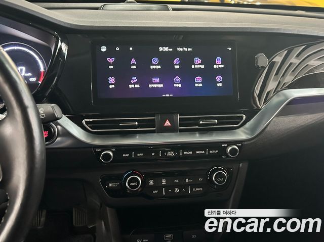 Kia Niro Plus Air 2023 — фото 15