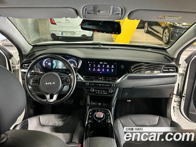 Kia Niro Plus Air 2023 — фото 19