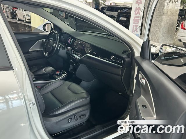 Kia Niro Plus Air 2023 — фото 21