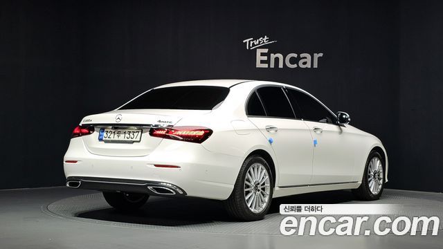Mercedes-Benz E-Class (W213) E220d 4MATIC Exclusive 2022 — фото 2