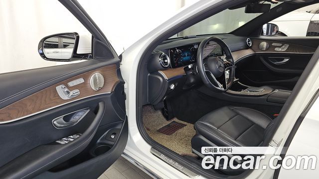 Mercedes-Benz E-Class (W213) E220d 4MATIC Exclusive 2022 — фото 10
