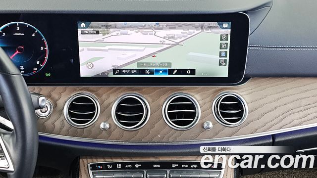 Mercedes-Benz E-Class (W213) E220d 4MATIC Exclusive 2022 — фото 13