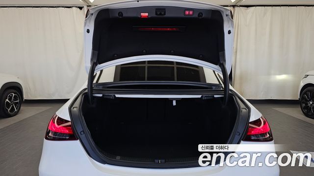 Mercedes-Benz E-Class (W213) E220d 4MATIC Exclusive 2022 — фото 20