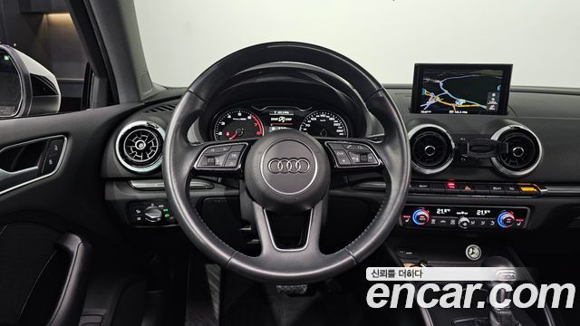Audi A3 40 TFSI 8V 2018 — фото 12