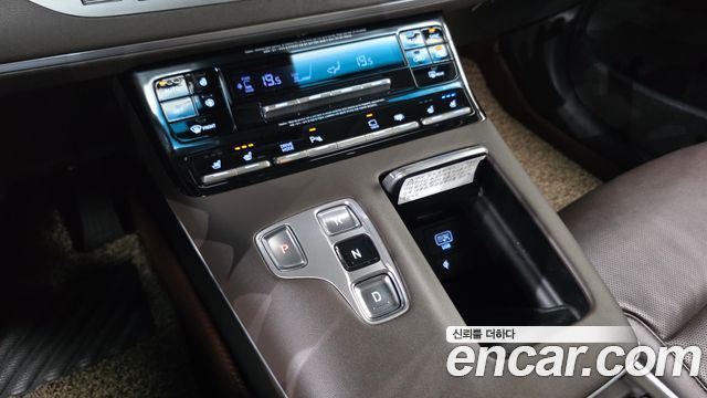 Hyundai Grandeur (IG) 3.0 LPi Exclusive 2020 — фото 9
