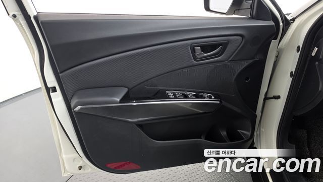 KG Mobility (SsangYong) Tivoli Air 1.5 A1 2WD 2022 — фото 30