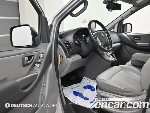 Hyundai Grand Starex Van 3-Seater Smart 2021 — фото 10