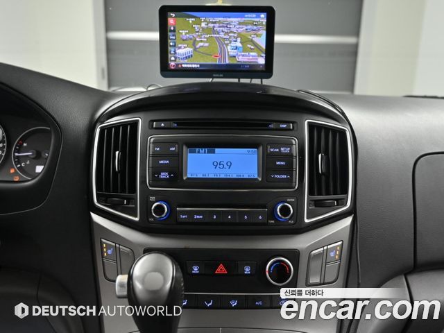 Hyundai Grand Starex Van 3-Seater Smart 2021 — фото 18