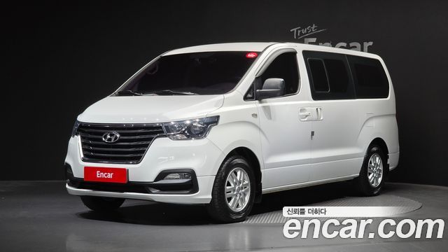 Hyundai Grand Starex Van 5-Seater Modern