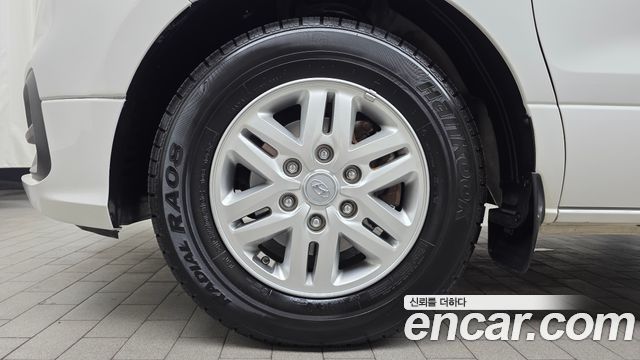 Hyundai Grand Starex Van 5-Seater Modern 2019 — фото 5
